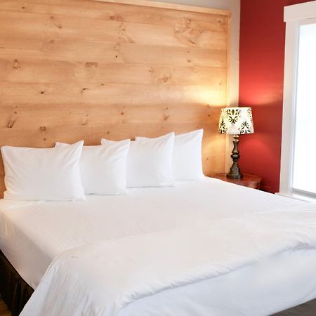 Inn at Kampfires Dummerston Center Bagian luar foto