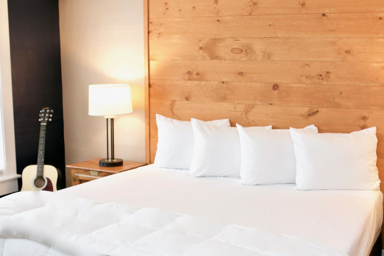 Inn at Kampfires Dummerston Center Bagian luar foto
