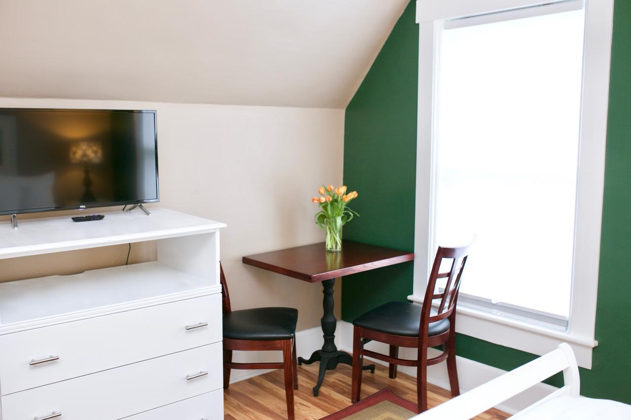 Inn at Kampfires Dummerston Center Bagian luar foto